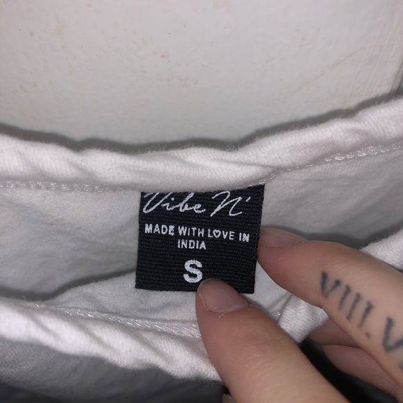 vibe n’ butterfly tank - Picture 3 of 3